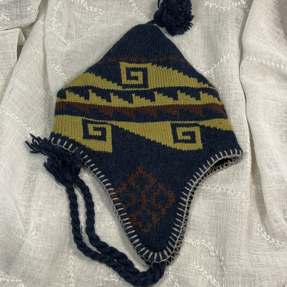 Wool Peruvian hat fully lined inside with fleece